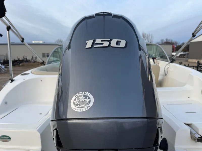 Slide: The Image of Hurricane SunDeck 187 with 150HP Yamaha Fourstroke EFI Outboard 2019 - 52