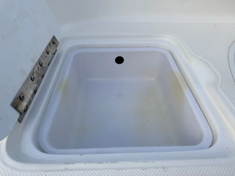 Slide: The Image of Hurricane SunDeck 187 with 150HP Yamaha Fourstroke EFI Outboard 2019 - 54