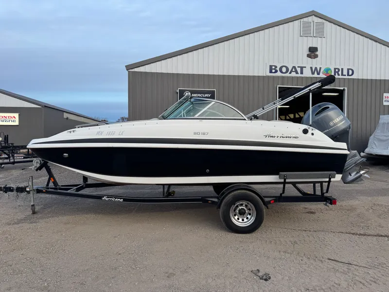 Slide: The Image of Hurricane SunDeck 187 with 150HP Yamaha Fourstroke EFI Outboard 2019 - 64