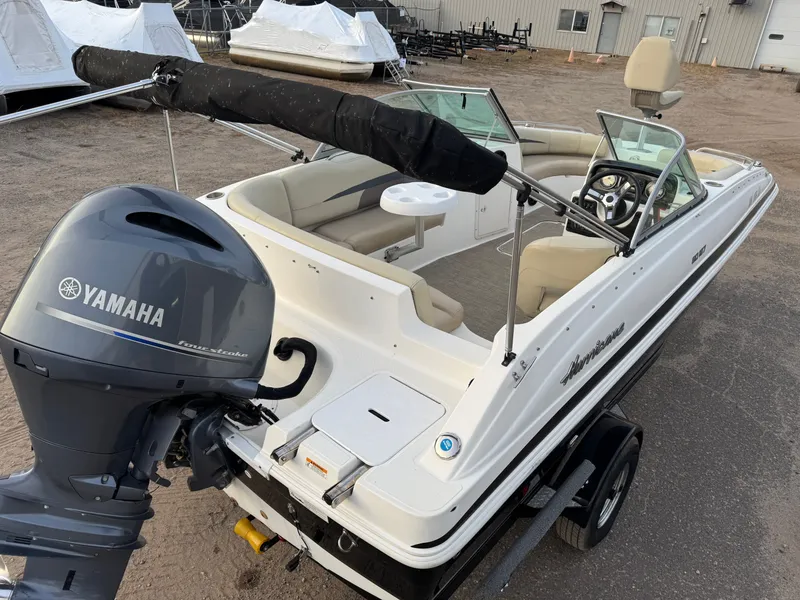 Slide: The Image of Hurricane SunDeck 187 with 150HP Yamaha Fourstroke EFI Outboard 2019 - 7