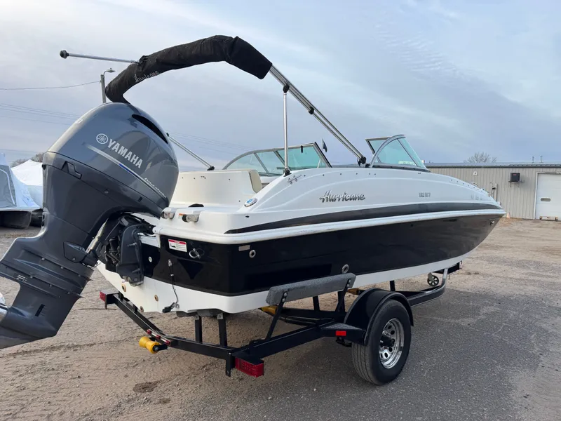 Slide: The Image of Hurricane SunDeck 187 with 150HP Yamaha Fourstroke EFI Outboard 2019 - 70