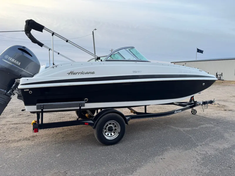 Slide: The Image of Hurricane SunDeck 187 with 150HP Yamaha Fourstroke EFI Outboard 2019 - 72