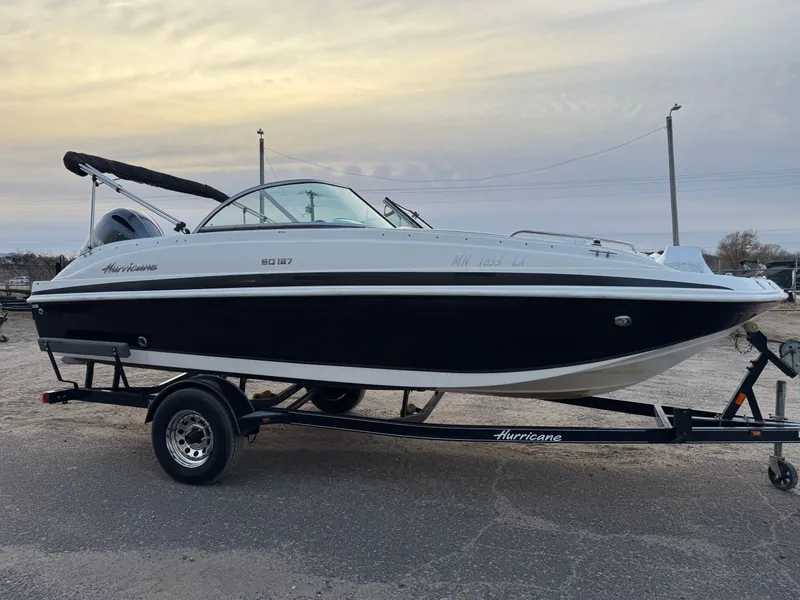 Slide: The Image of Hurricane SunDeck 187 with 150HP Yamaha Fourstroke EFI Outboard 2019 - 74