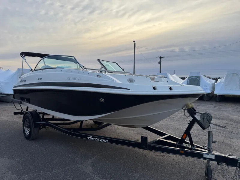 Slide: The Image of Hurricane SunDeck 187 with 150HP Yamaha Fourstroke EFI Outboard 2019 - 76