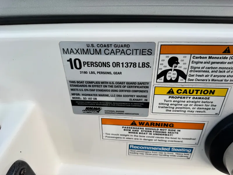 Slide: The Image of Hurricane SunDeck 187 with 150HP Yamaha Fourstroke EFI Outboard 2019 - 79