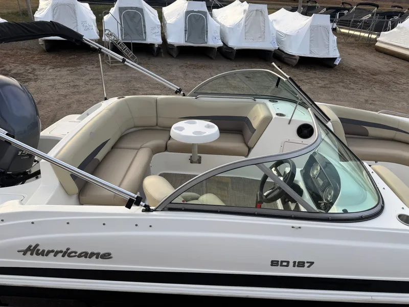 Slide: The Image of Hurricane SunDeck 187 with 150HP Yamaha Fourstroke EFI Outboard 2019 - 8