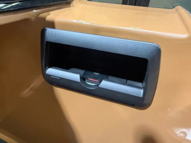 Slide: The Image of Bentley Pontoons Elite 223 Swingback Tritoon 2026 - 15