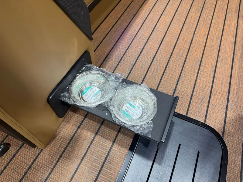 Slide: The Image of Bentley Pontoons Elite 223 Swingback Tritoon 2026 - 29