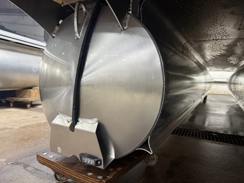 Slide: The Image of Bentley Pontoons Elite 223 Swingback Tritoon 2026 - 46