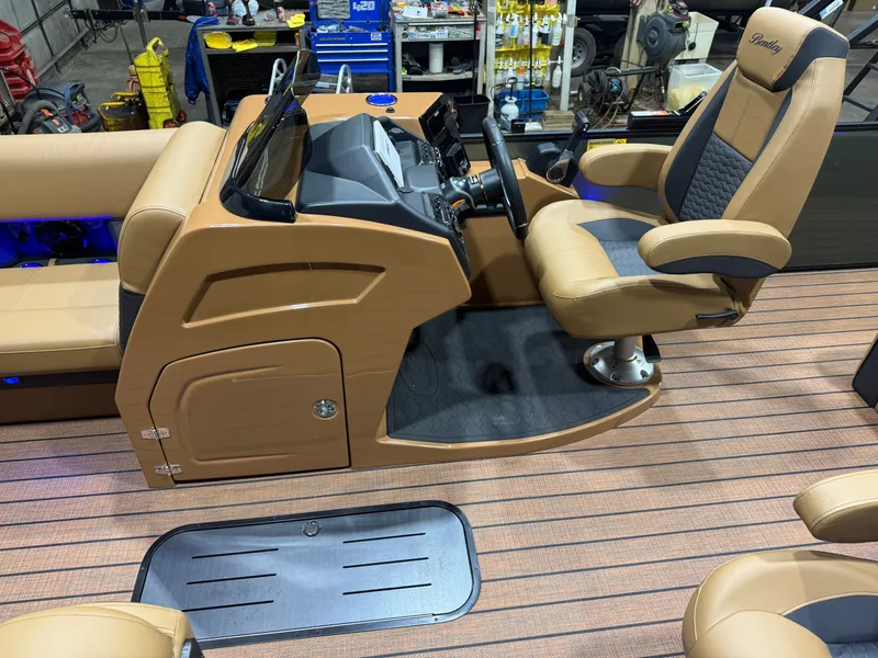Slide: The Image of Bentley Pontoons Elite 200HP 223 Swingback Tritoon 2026 - 10