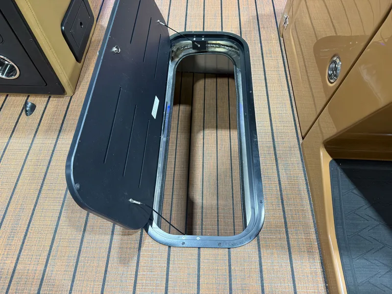 Slide: The Image of Bentley Pontoons Elite 223 Swingback Tritoon 2026 - 27