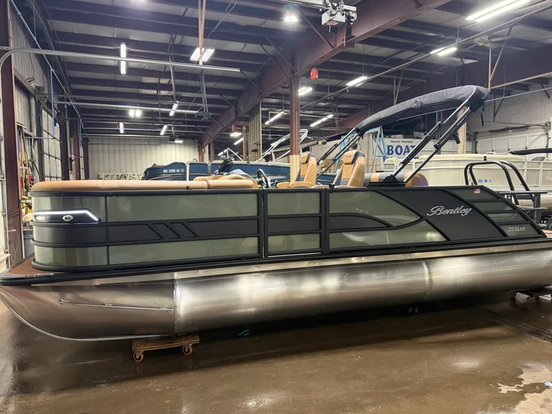 Slide: The Image of Bentley Pontoons Elite 223 Swingback Tritoon 2026 - 43