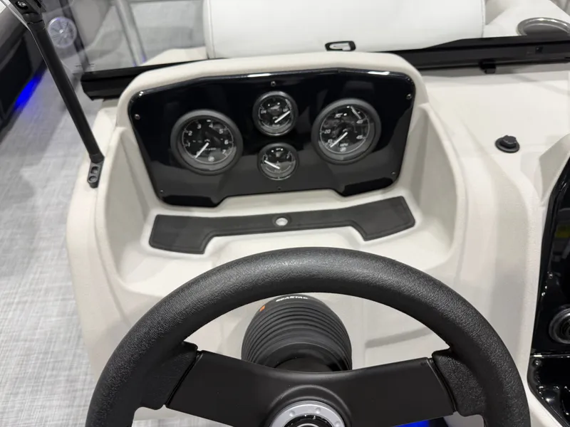 Slide: The Image of Princecraft Vectra 23 RL Tritoon & Mercury 4-Stroke EFI 2026 - 11