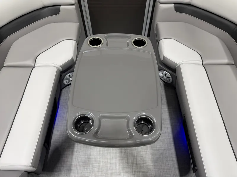 Slide: The Image of Princecraft Vectra 23 RL Tritoon & Mercury 4-Stroke EFI 2026 - 23