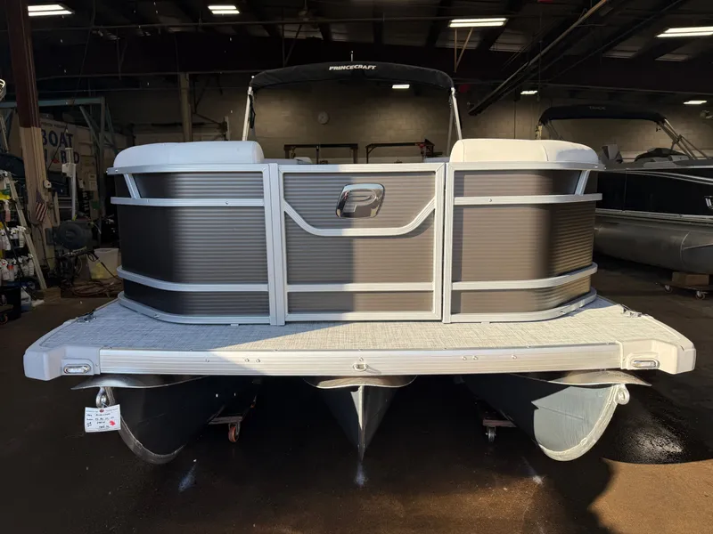 Slide: The Image of Princecraft Vectra 23 RL Tritoon & Mercury 4-Stroke EFI 2026 - 28