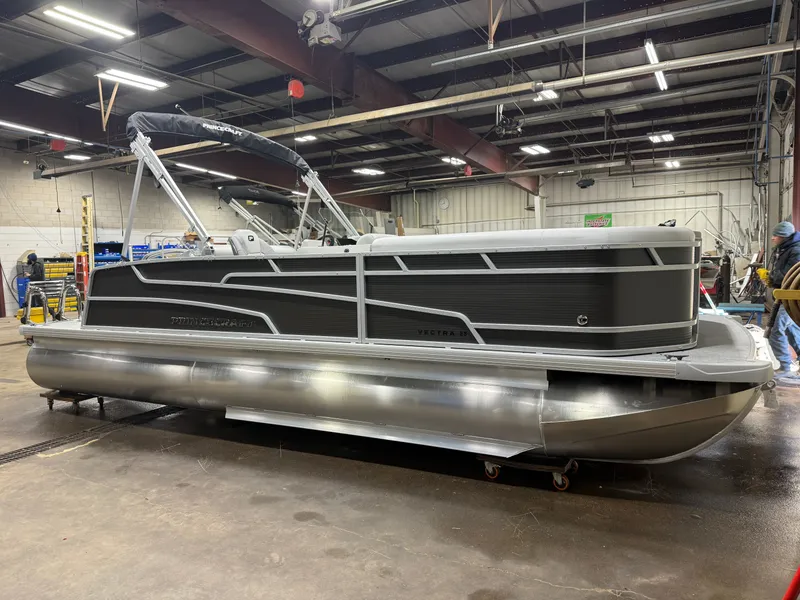 Slide: The Image of Princecraft Vectra 23 RL Tritoon & Mercury 4-Stroke EFI 2026 - 38