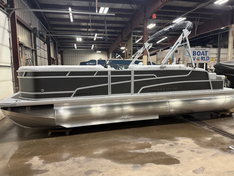 Slide: The Image of Princecraft Vectra 23 RL Tritoon & Mercury 4-Stroke EFI 2026 - 40