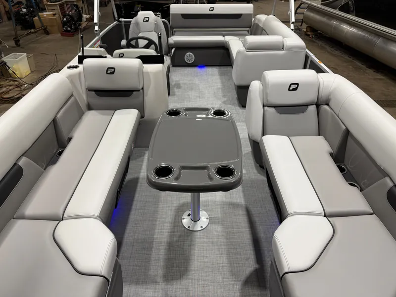 Slide: The Image of Princecraft Vectra 23 RL Tritoon & Mercury 4-Stroke EFI 2026 - 5