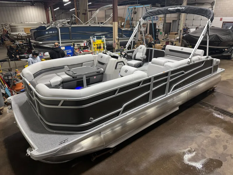 The Image of Princecraft Vectra 150HP 23 RL Tritoon 2026 - 1