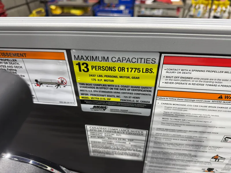 Slide: The Image of Princecraft Vectra 150HP 23 RL Tritoon 2026 - 13