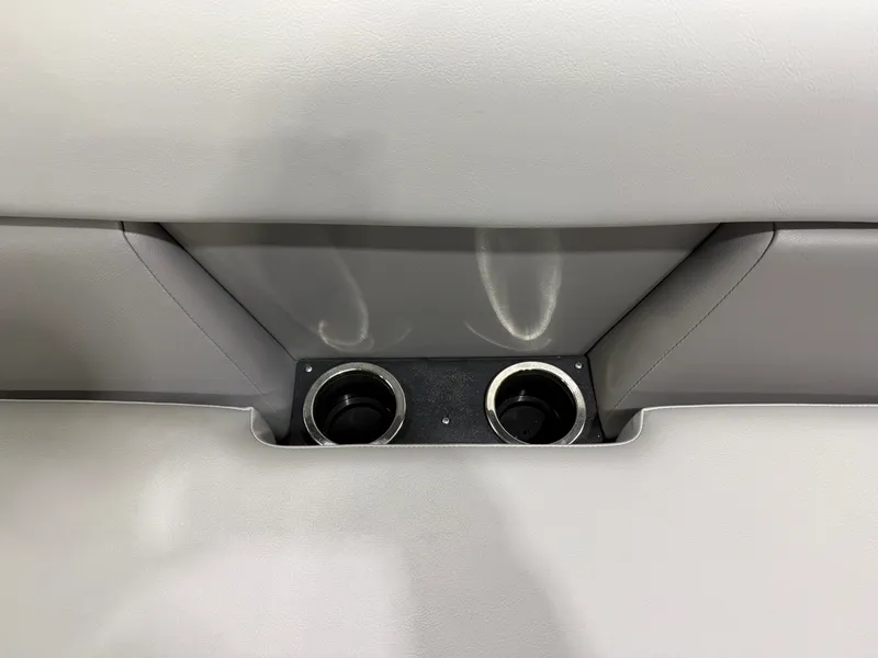 Slide: The Image of Princecraft Vectra 150HP 23 RL Tritoon 2026 - 20