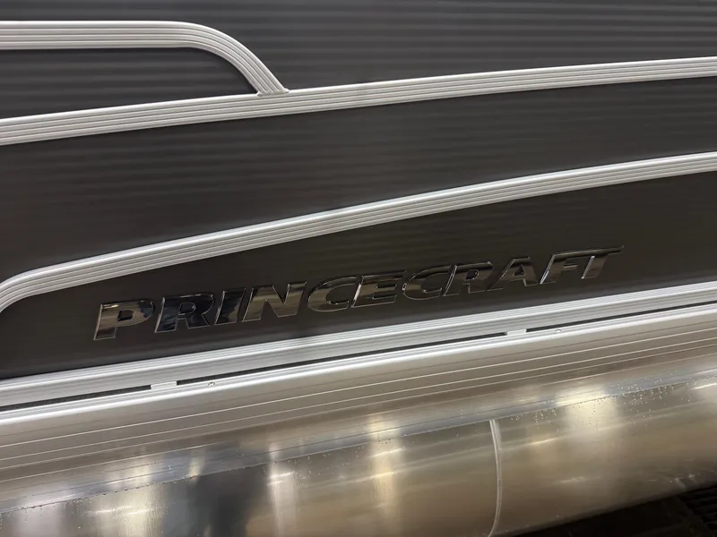 Slide: The Image of Princecraft Vectra 150HP 23 RL Tritoon 2026 - 32