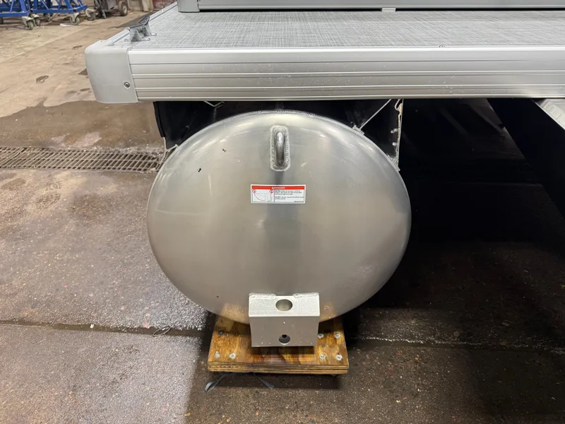 Slide: The Image of Princecraft Vectra 150HP 23 RL Tritoon 2026 - 33