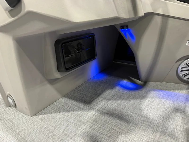 Slide: The Image of Princecraft Vectra 23 RL 2026 - 15