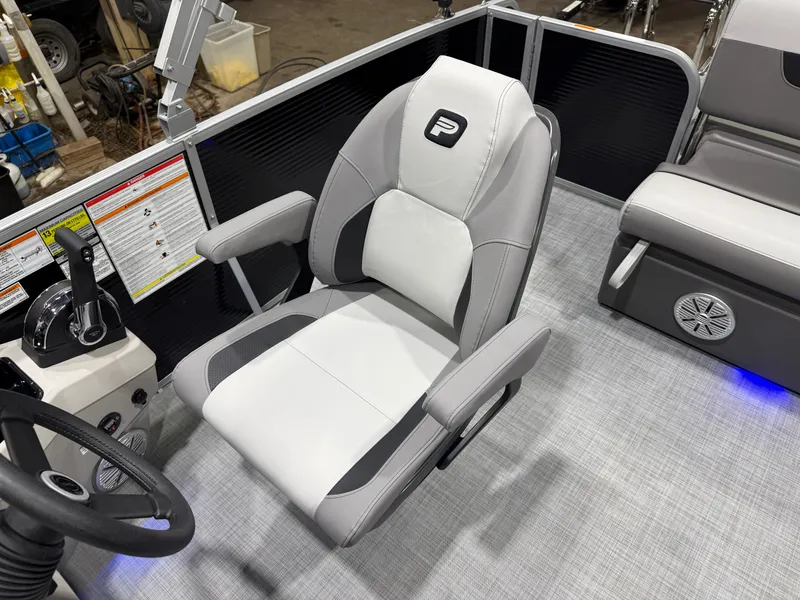 Slide: The Image of Princecraft Vectra 23 RL Swingback Tritoon & Mercury 4-Stroke EFI 2026 - 10