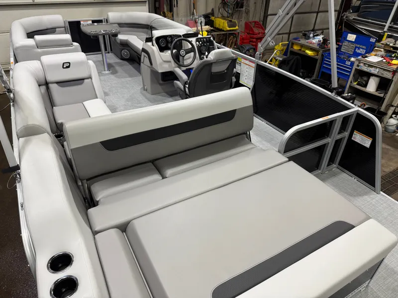 Slide: The Image of Princecraft Vectra 23 RL Swingback Tritoon & Mercury 4-Stroke EFI 2026 - 18