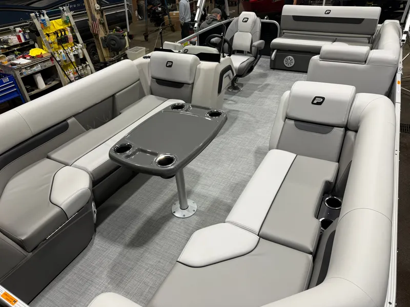 Slide: The Image of Princecraft Vectra 23 RL Swingback Tritoon & Mercury 4-Stroke EFI 2026 - 24