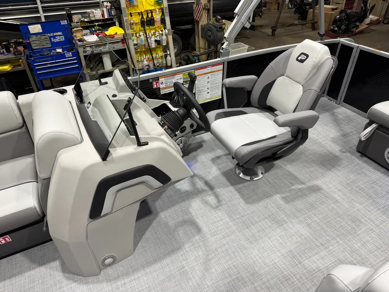 Slide: The Image of Princecraft Vectra 23 RL Swingback Tritoon & Mercury 4-Stroke EFI 2026 - 9