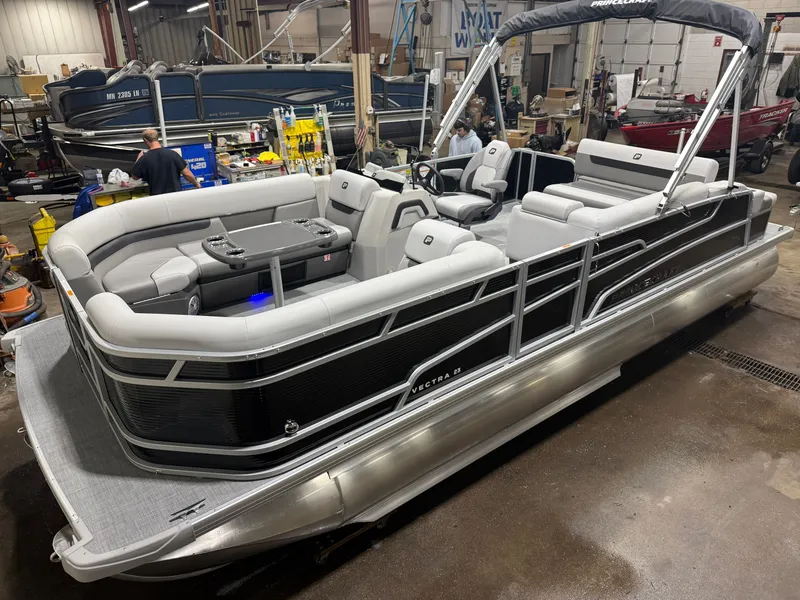 The Image of Princecraft Vectra 150HP 23 RL Tritoon 2026 - 1