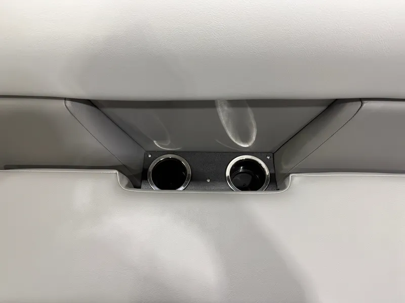 Slide: The Image of Princecraft Vectra 150HP 23 RL Tritoon 2026 - 20