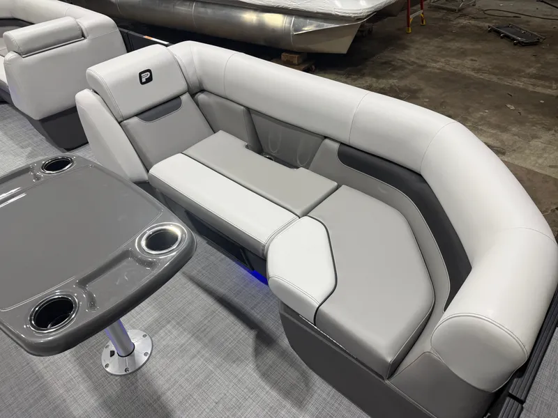 Slide: The Image of Princecraft Vectra 21 2026 - 6