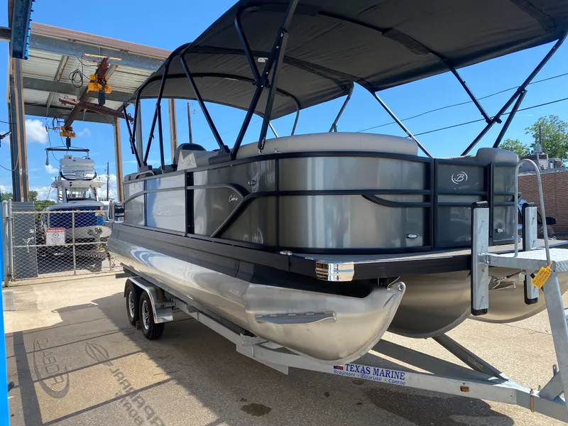 Slide: The Image of 2025 BARLETTA C22QC - Image 4 - 4