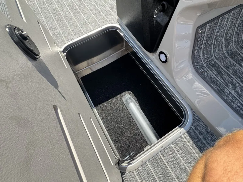 Slide: The Image of Premium Boat Company 230 SunSation RF 2026 - 16