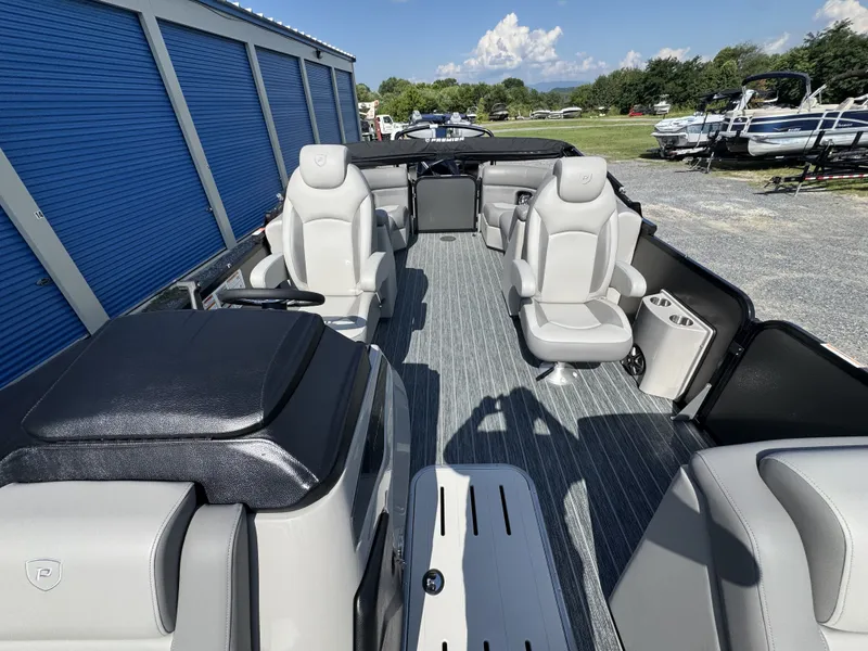 Slide: The Image of Premium Boat Company 230 SunSation RF 2026 - 22