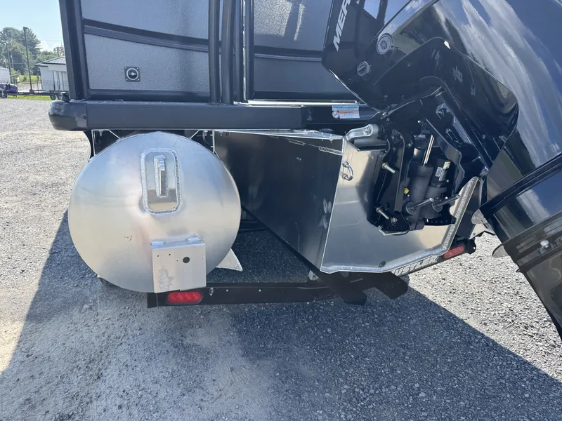 Slide: The Image of Premium Boat Company 230 SunSation RF 2026 - 5