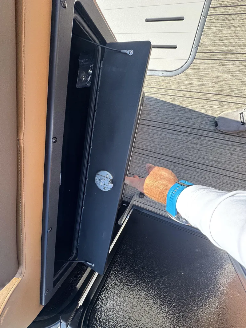 Slide: The Image of Premier 250 Solaris RS 2026 - 13