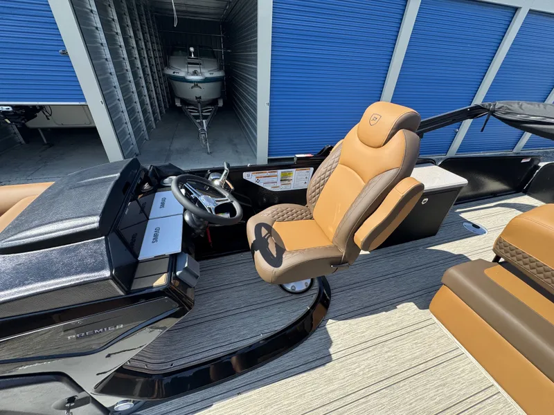 Slide: The Image of Premier 250 Solaris RS 2026 - 14