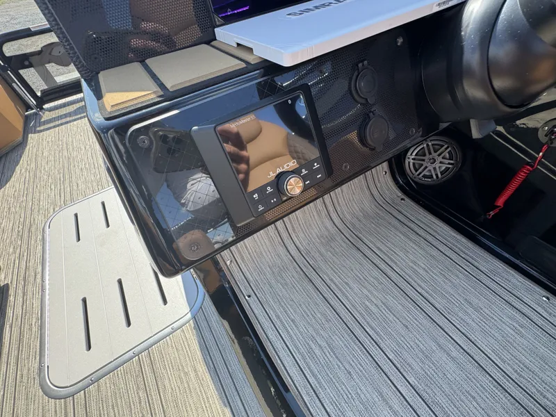 Slide: The Image of Premier 250 Solaris RS 2026 - 47