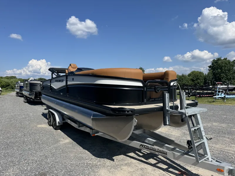 Slide: The Image of Premier 250 Solaris RS 2026 - 8