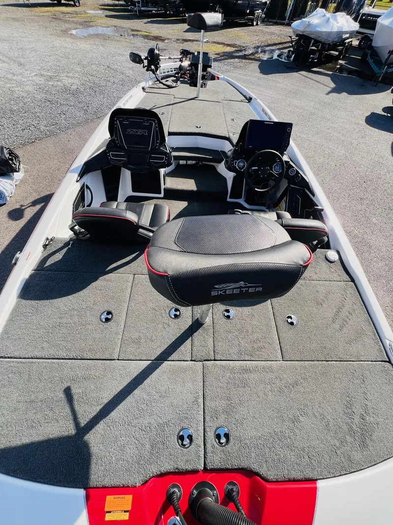 Slide: The Image of Skeeter ZXR20 2022 - 20