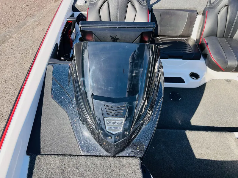 Slide: The Image of Skeeter ZXR20 2022 - 27