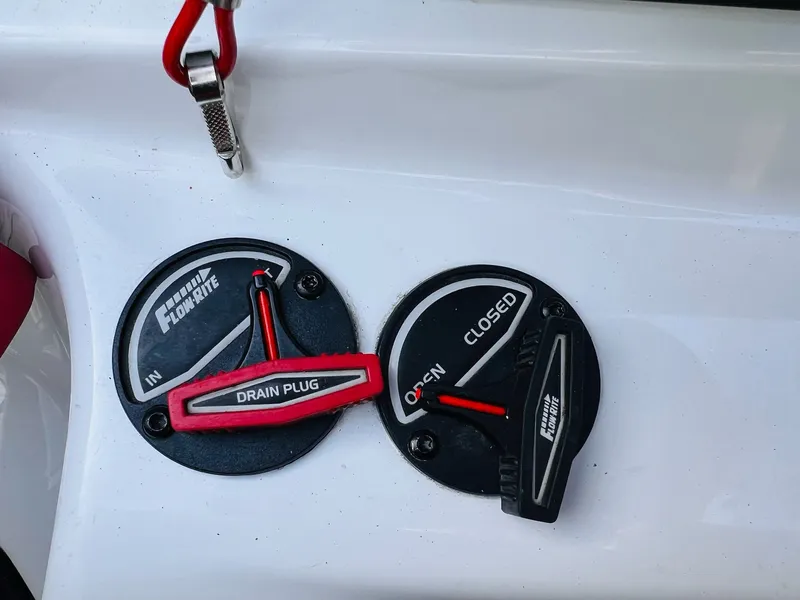 Slide: The Image of Skeeter ZXR20 2022 - 29