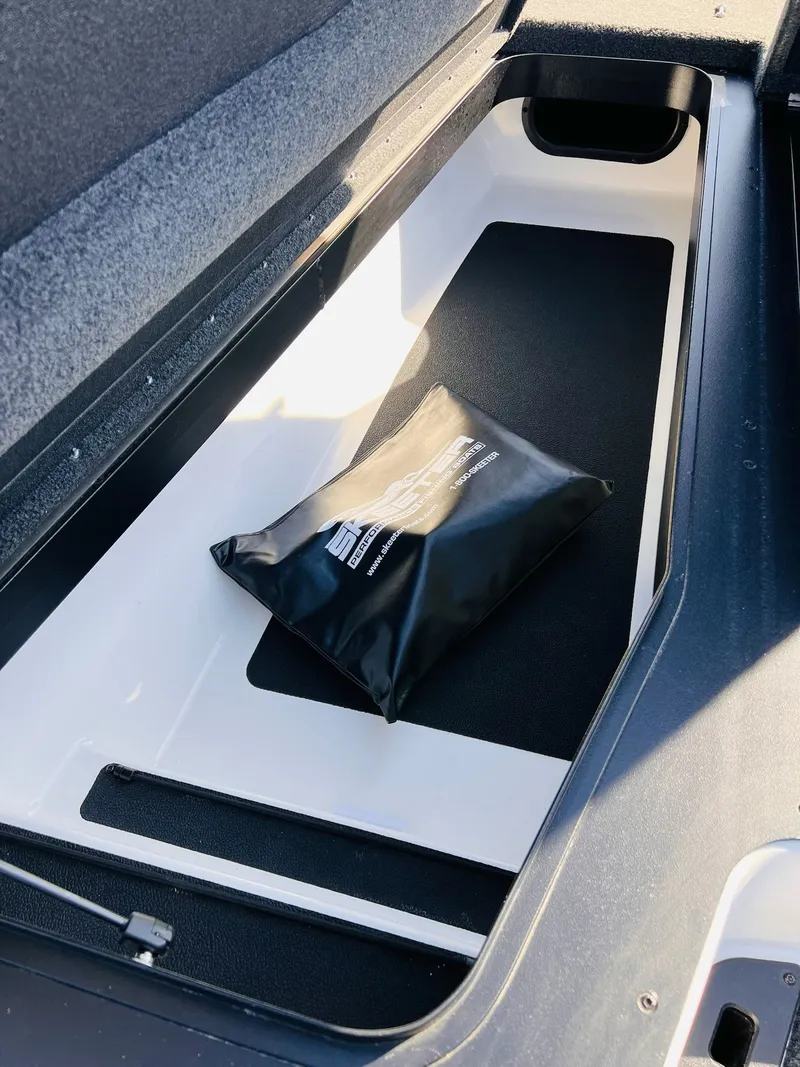 Slide: The Image of Skeeter ZXR20 2022 - 37