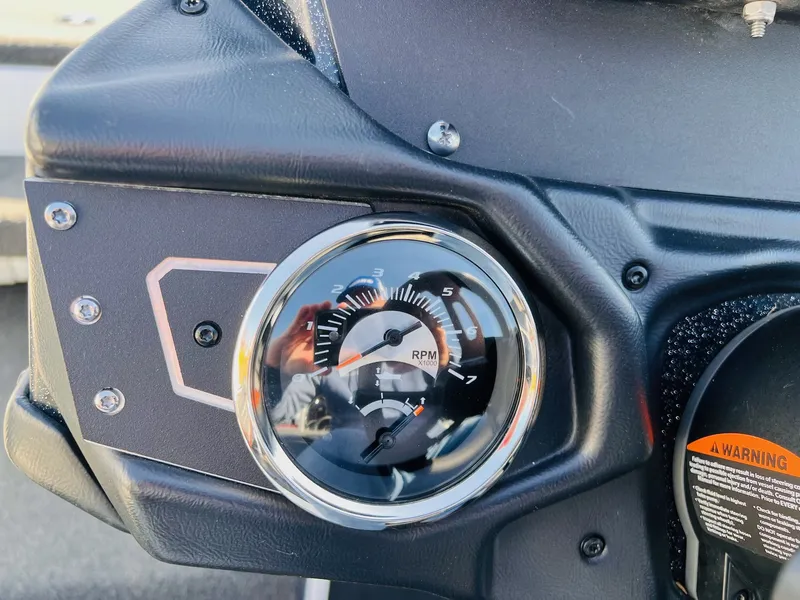 Slide: The Image of Skeeter ZXR20 2022 - 4