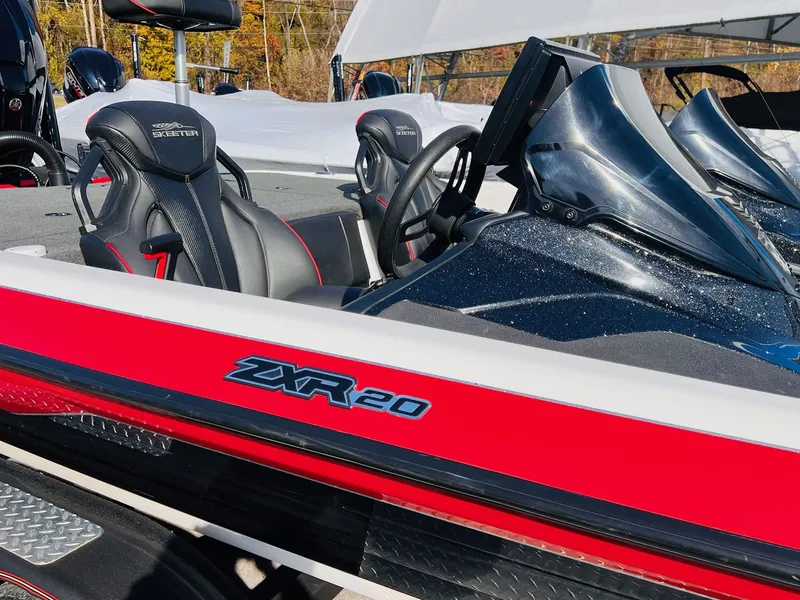 Slide: The Image of Skeeter ZXR20 2022 - 45