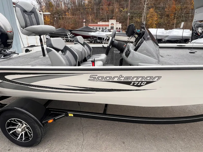 Slide: The Image of G3 Sportsman 1710 2020 - 27